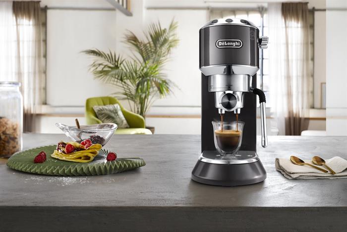 Кофеварка Рожковая DeLonghi EC885.GY Dedica Arte