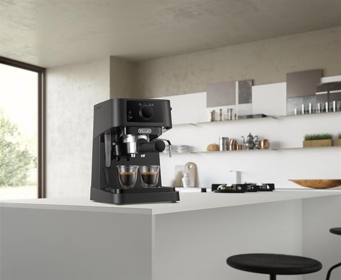 Кофеварка Рожковая DeLonghi EC235.BK Stilosa