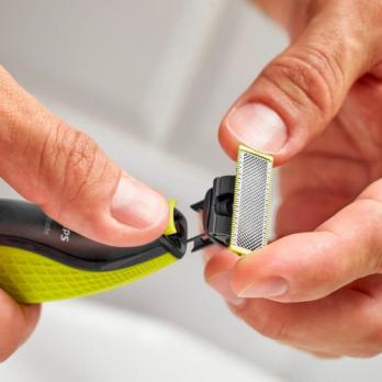 Триммер для бороды и усов Philips OneBlade QP2724